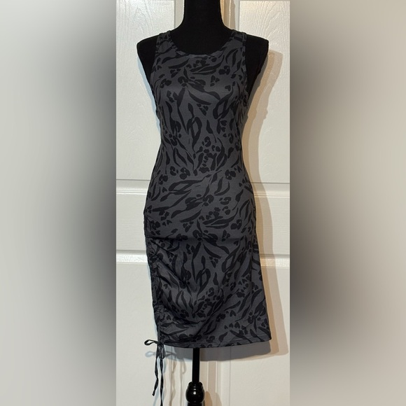 Cupshe Dresses & Skirts - Cupshe Beach Dress NWT – Size S – Gray & Black Floral